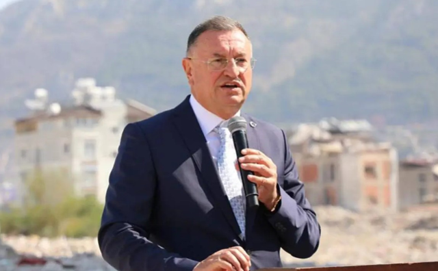 Eski Hatay Büyükşehir Belediye Başkanı Lütfü Savaş, CHP Kurultayı'nın iptali için dava açtı