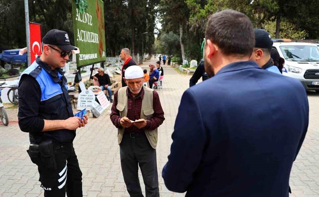 Adana'da Mezarlıkta Sahte Hoca Denetimi