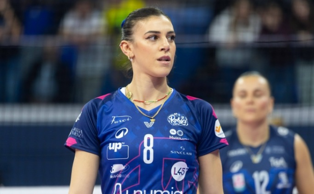 Sevgilisinin Fenerbahçe'ye transferi için kariyerinden vazgeçti