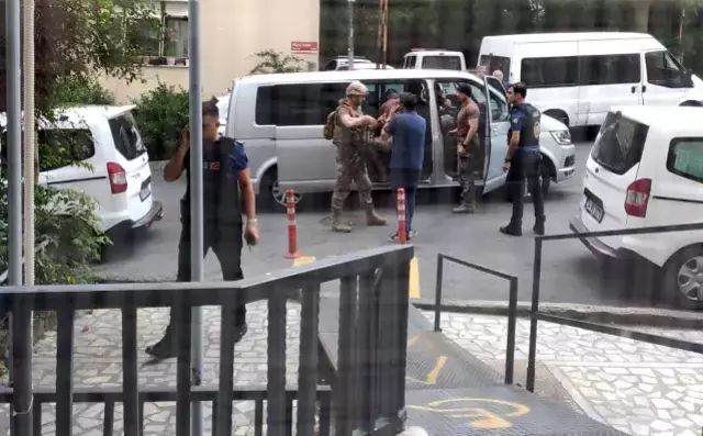 Şişli'de film gibi olay: Rehin alınan genç kadın servis elemanının ihbarıyla kurtarıldı