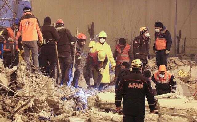 Diyarbakır'daki arama kurtarma çalışmalarında çekilen fotoğraf yürek burktu