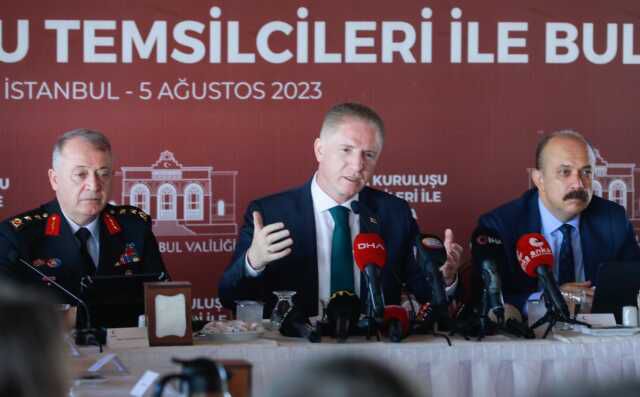 İstanbul Valisi Davut Gül: Kısa süre içinde düzensiz göç İstanbul'un gündeminden çıkacak