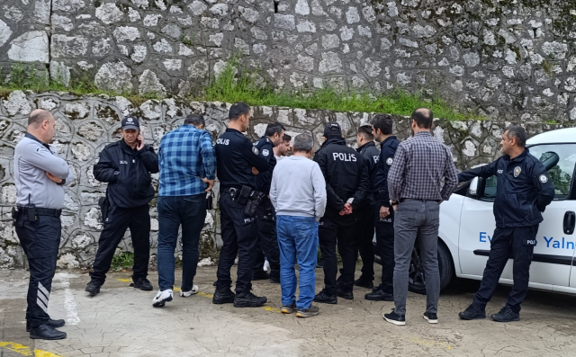 Barışma teklifine olumsuz yanıt aldı, kendini karnından bıçakladı