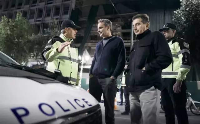 Yunanistan'da olay görüntü! Başbakanı durdurup alkolmetre üflettiler