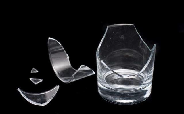 Rüyada elinin kanaması ne demek? Rüyada elini köpek ısırması ve kanaması nedir? Rüyada elinin kesilmesi ve kanaması ne anlama gelir?