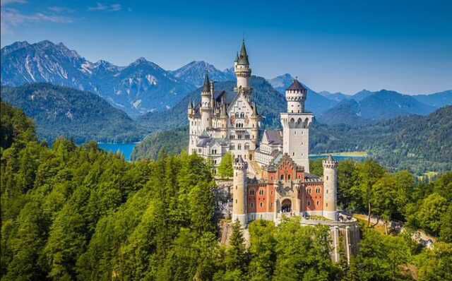 Almanya'da iki kadını taciz edip 91 metre yükseklikteki köprüden atan Amerikalı turist tutuklandı