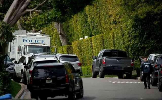 FBI ajanları, kadın ticareti suçundan hakkında soruşturma açılan Rap müzik milyarderi Sean 'Diddy' Combs'un evine baskın düzenledi