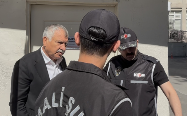 Zeydan Karalar, 'ihalelerdeki hak ediş için 4 milyon 550 bin lira verildiği' iddiasını kabul etmedi