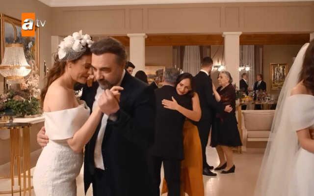Ebru Özkan hamile mi? Menajerlik şirketinden jet yalanlama geldi