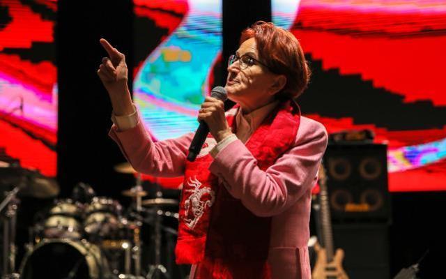 'Kılıçdaroğlu aday olmasın' diyen komedyenin gösterisine giden Akşener'den çarpıcı adaylık çıkışı