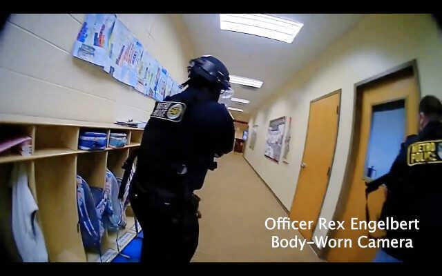 ABD'nin Tennessee eyaletindeki okul saldırısına ilişkin polis kamerası görüntüleri paylaşıldı