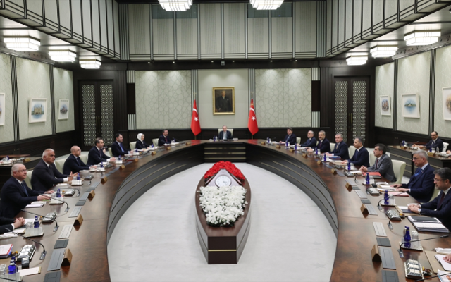 Kabine toplantısı başladı! Öğretmenlerin gözü kulağı bu zirvede