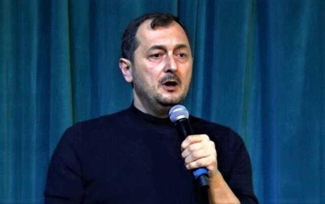 CHP ve AK Parti beledilerinin afiş tartışması! Biri asıyor, diğeri indiriyor