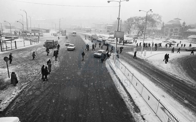 1987'de İstanbul'a yağan kar nasıldı? (FOTOĞRAFLI) İstanbul'a 1987'de yağan kar görüntüleri!