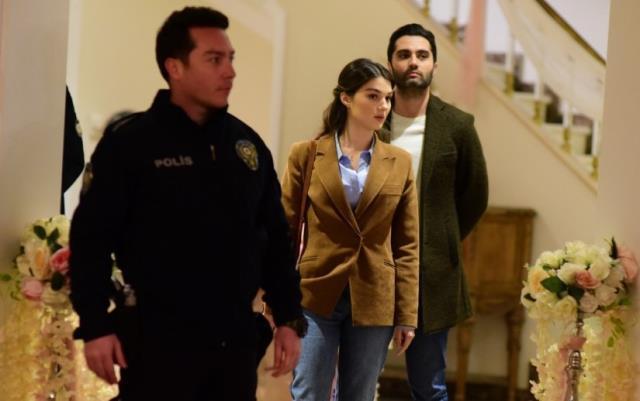 Adı Sevgi dizisi son bölümde neler oldu? Zeynep kardeşini korumak için Volkan'dan ayrılmıyor