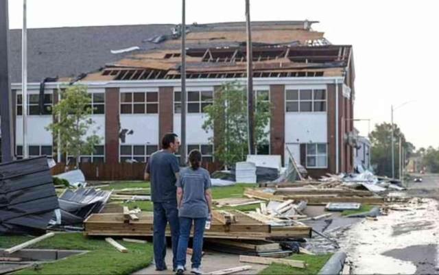 ABD'de kasırga ve fırtınalar Texas, Arkansas ve Oklahoma'da en az 18 kişinin ölümüne sebep oldu