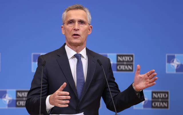 Son Dakika! NATO Genel Sekreteri Stoltenberg'ten Rusya'ya tehdit: Askerlerimiz ve 100 savaş uçağı hazır bekliyor