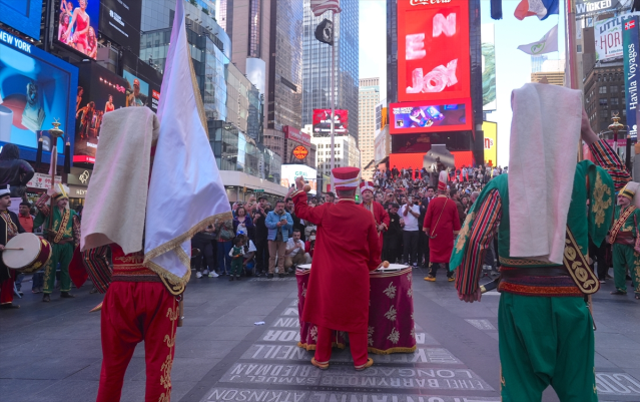 New York Times Meydanı'nda görkemli mehteran konseri