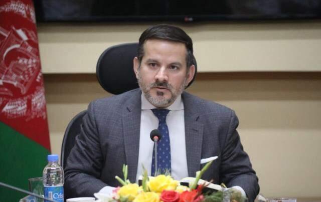 150 kişilik uçaktaki 640 kişiden biri de Afganistan Merkez Bankası Başkanı çıktı: Meslektaşlarım beni uçağa itti