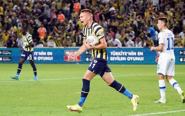 Son Dakika: Fenerbahçe, Dinamo Kiev'e 2-1 yenilerek Şampiyonlar Ligi'ne veda etti