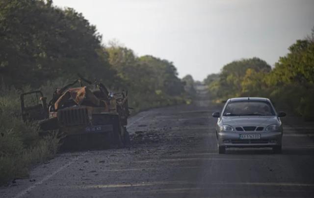 Ukrayna'dan karşı atak! Rus ordusunu gafil avlayıp kasabaları bir bir geri almaya başladılar