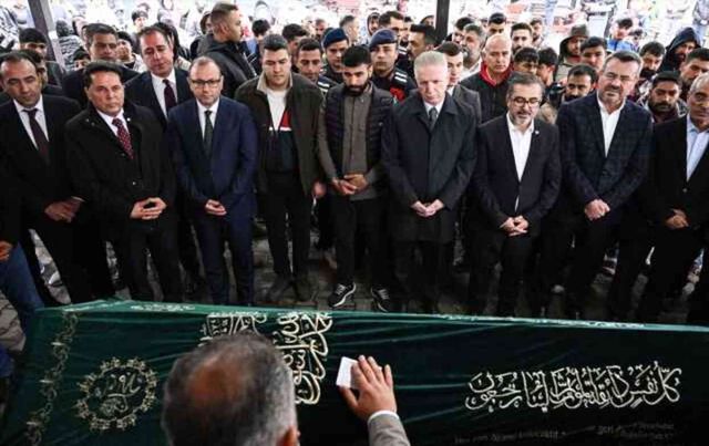 Su birikintisine düşerek hayatını kaybeden Edanur Gezer için cenaze töreni düzenlendi