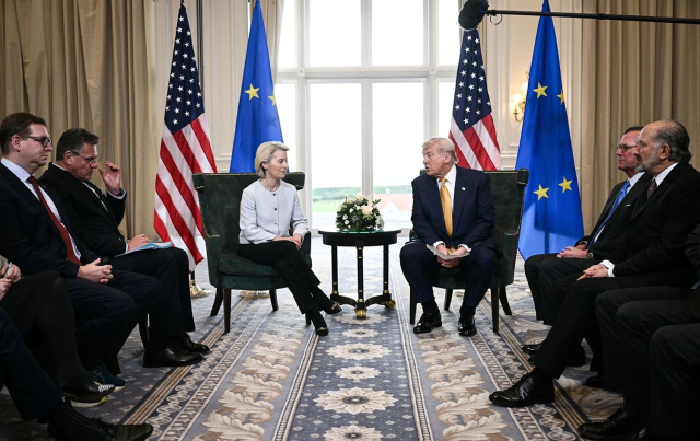 Trump, AB ile yüzde 15'lik gümrük vergisi konusunda anlaşma sağladıklarını duyurdu