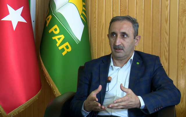 Esra Erol'un şeriat sözlerine Hüda Par'dan sert tepki