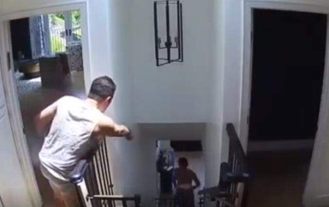 Lüks eve girip çırılçıplak soyundu, yaptıklarıyla şaşkına çevirdi! O anlar kamerada
