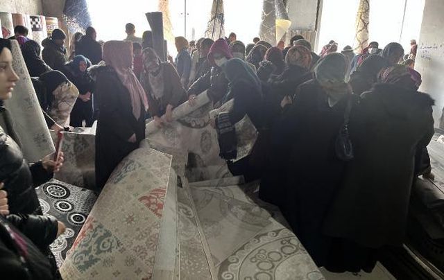 Sivas'ta mağazada indirim izdihamı
