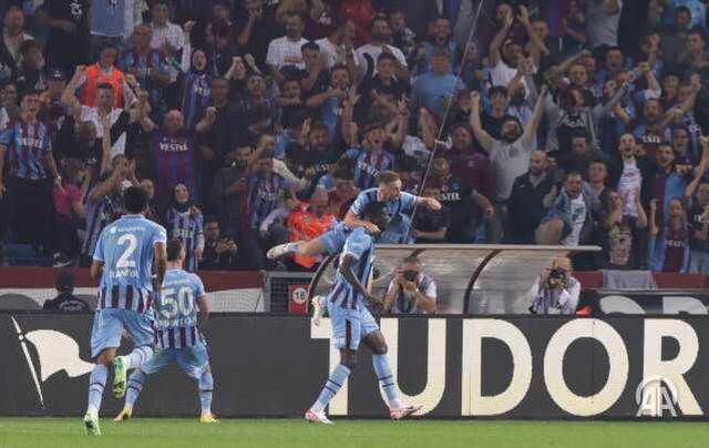 Son Dakika: Fırtına, Kara Kartal'a göz açtırmadı! Trabzonspor, Beşiktaş'ı 3 golle geçti