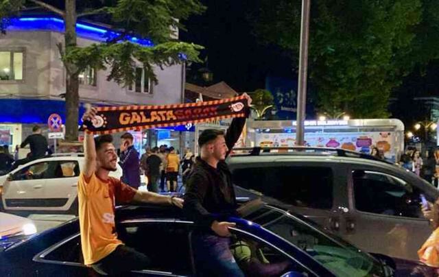 Yurdun dört bir yanında şampiyonluğu kutladılar! Sarı-kırmızılı taraftalar sokaklara döküldü