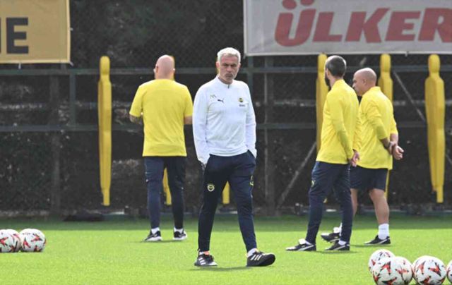 Twente Fenerbahçe maçı hangi kanalda? UEFA Twente Fenerbahçe maçı şifresiz mi?