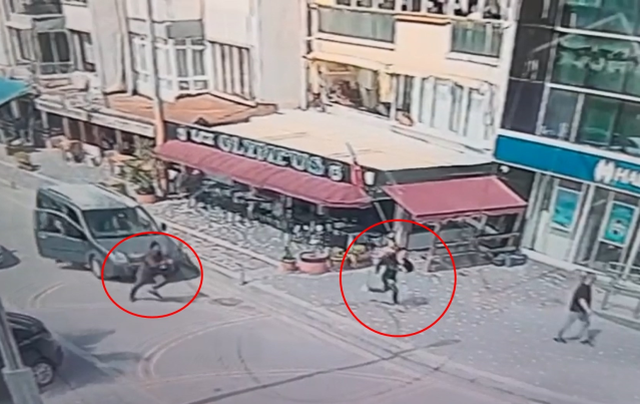 Boşanma aşamasındaki eşini zorla araca bindirerek kaçırmaya çalıştı