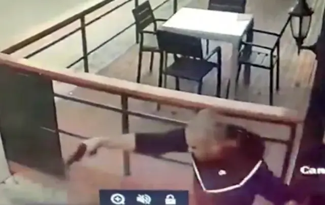 Kafede Tartışma Anı