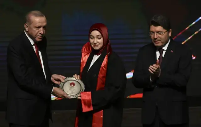 Cumhurbaşkanı Erdoğan hakim ve savcıların gözünün içine bakarak söyledi: Adaletin yokluğu toplum hayatı için felakettir