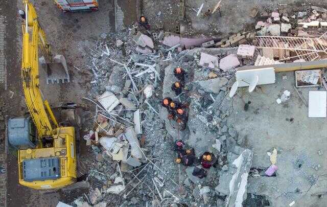 Son Dakika: 10 ili vuran depremde bilanço her geçen dakika ağırlaşıyor! Hayatını kaybedenlerin sayısı 3.703'e yükseldi