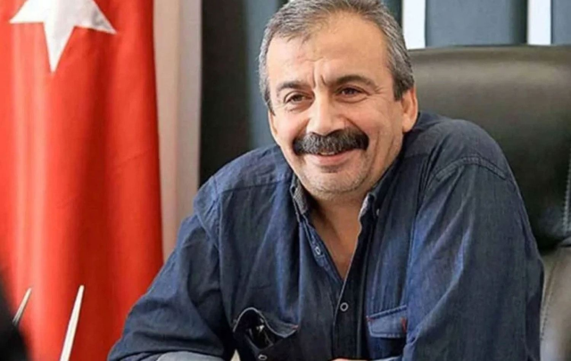 Sırrı Süreyya Önder'in vefatının ardından Sezen Aksu'dan dikkat çeken hareket