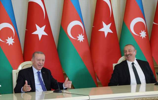 Basın toplantısına damga vuran an! Cumhurbaşkanı Erdoğan'ın çocuk sayısı önerisine Aliyev kahkaha attı