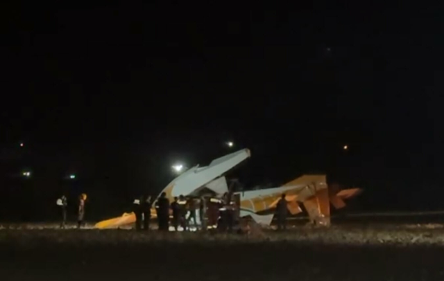 Orman yangınına müdahale eden uçak, zorunlu inişte kaza- kırıma uğradı
