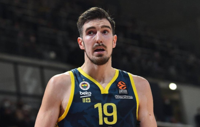 Maç sonunda duyuruldu: Fenerbahçe'ye geri döndü