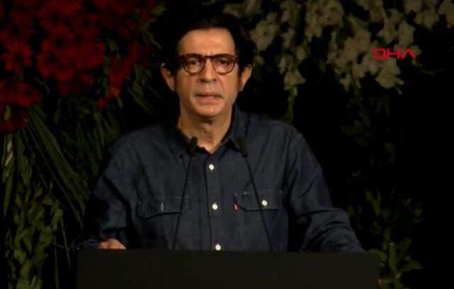 Vefat eden Ferhan Şensoy için Ses Tiyatrosu'nda tören düzenleniyor! Kızı, tabutu görünce hıçkırıklara boğuldu