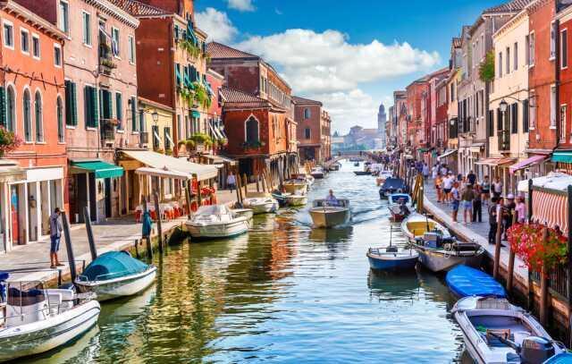 Venedik'te yoğunluğu önlemek için turistlerden 5 euro şehre giriş ücreti alınacak