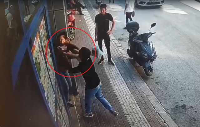 Sıra beklediği için sinirlendi, kasiyer kadının burnunu kırdı