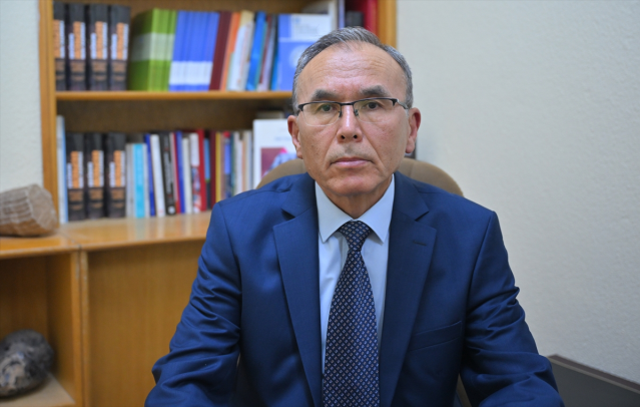 Doç. Dr. Bülent Özmen.