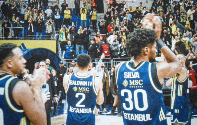 Futbol, basketbol ve voleybol... Fenerbahçe'den 4'te 4