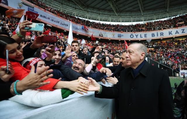Son Dakika: Seçim startını İstanbul'da verdi! Cumhurbaşkanı Erdoğan'dan on binlerin huzurunda AK Partililere talimat