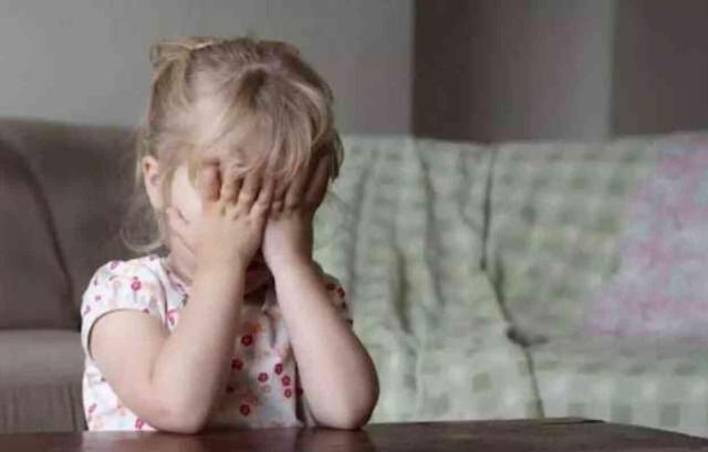 3 yaşındaki kızına kötü muamelede eden anne gözaltına alındı