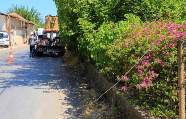 Evinin bahçe kapısında elektrik akımına kapıldı! Şans eseri ölümden döndü