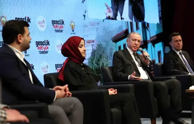Cumhurbaşkanı Erdoğan: Gençlerimize taahhüt ettiklerimizi 8 ayda gerçekleştirdik